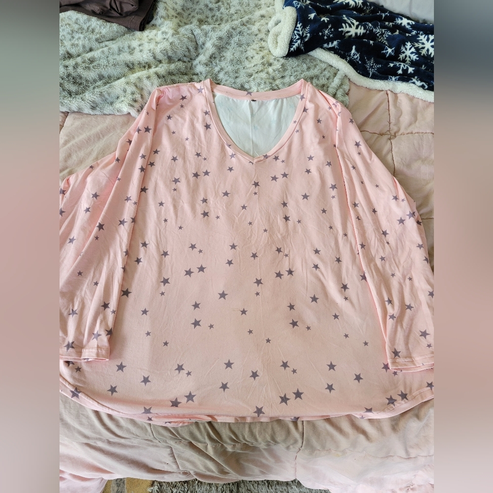 Pink cotton V neck long sleeve shirt with silver stars